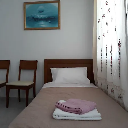 σπίτι στο χωριό Apartman Galíni